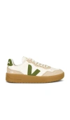 Veja V-90 Low-top Sneakers