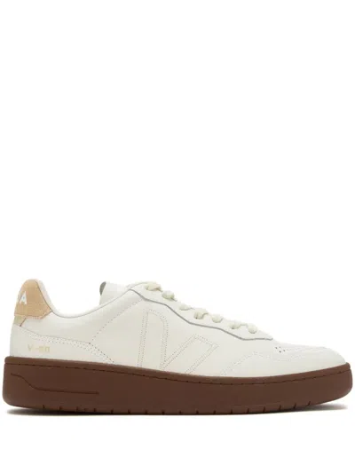 Veja V-90 Sneakers In ホワイト