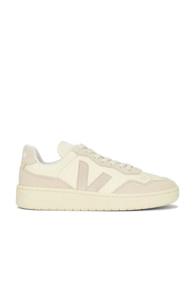 Veja V-90 Sneakers In Brown