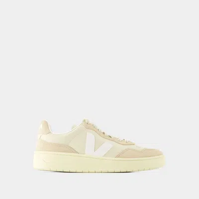 Veja Beige V-10 Sneakers