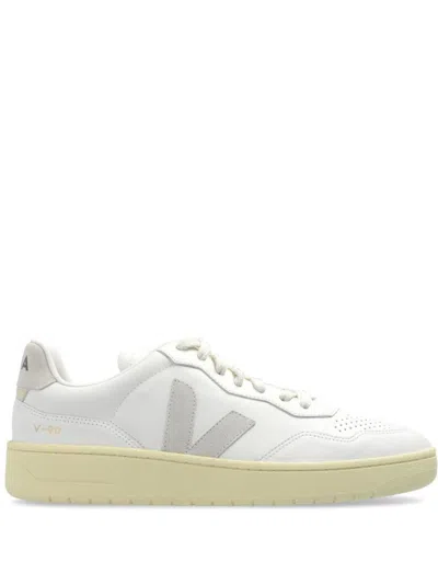Veja V-90 Sneakers In Bianco