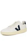 Veja V-90 Man Sneakers White Size 9 Leather