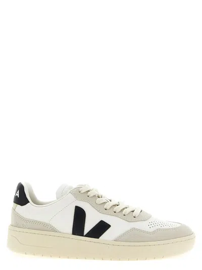 VEJA VEJA 'V-90' SNEAKERS