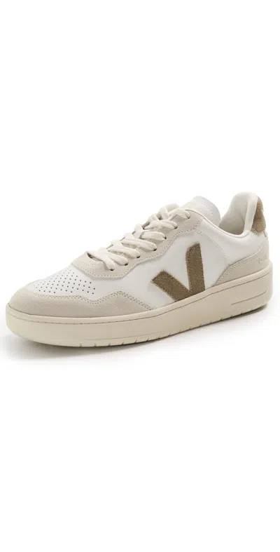 Veja V-90 Sneaker In White