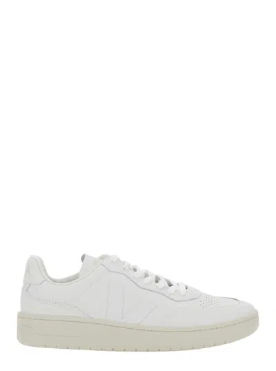 VEJA 'V-90' WHITE SNEAKERS WITH LOGO PATCH ON THE TONGUE AND LOGO LETTERING ON THE HEEL