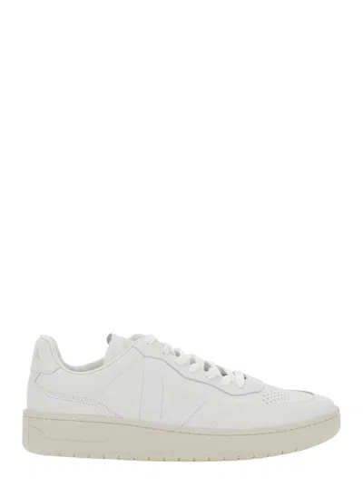 VEJA 'V-90' WHITE SNEAKERS WITH LOGO PATCH ON THE TONGUE AND LOGO LETTERING ON THE HEEL IN LEATHER UNISEX