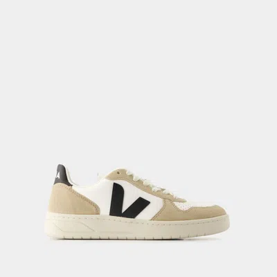 Veja V10 Sneakers In White