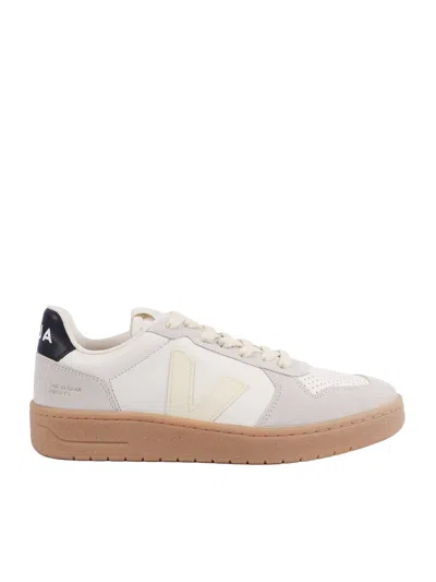 Veja V-82 Leather Pure_calcaire_black In White
