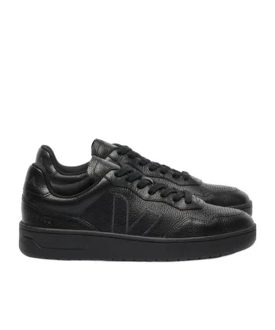 Veja V-90 Grained Oiled Leather Full Black