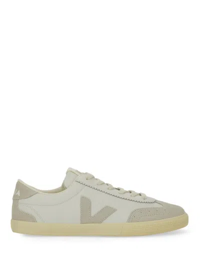 Veja Volley Sneaker In White