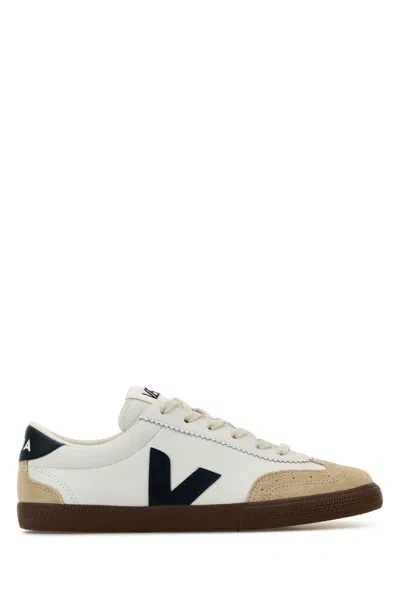 Veja Volley Sneaker In White