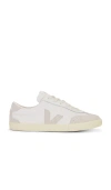 Veja Volley Sneaker In White