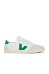 Veja White Leather Casual Sneakers With Green Accents In White & Emeraude