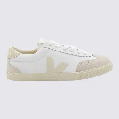 Veja Leather Sneaker In White_pierre