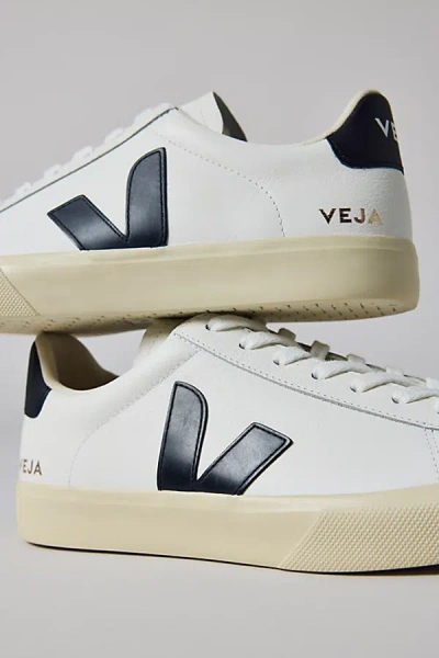 Veja Minimalist White Sneakers With Contrasting Logo In Neutral
