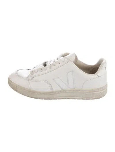 Pre-owned Vejas Leather Sneakers In White