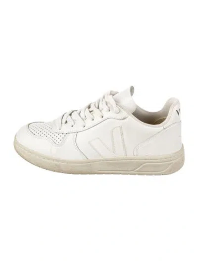 Pre-owned Vejas Leather Sneakers In White