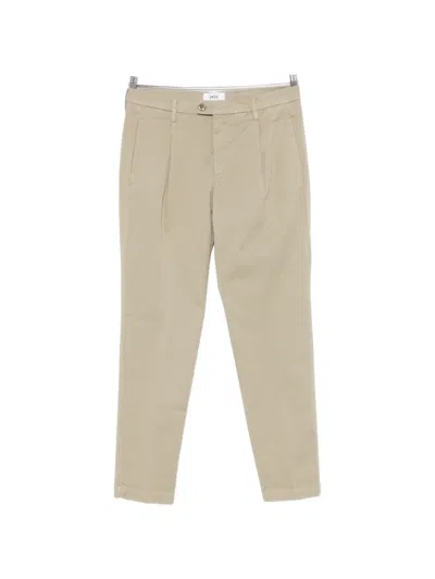 Vela Shop Belt-loop Pleated Trousers In Neutral