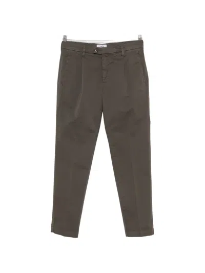 Vela Shop Pleated Chinos In Green