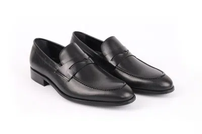 Vella Pais Roxton Penny Loafers In Black