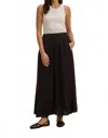 Velvet By Graham & Spencer Amber Linen Short In Black
