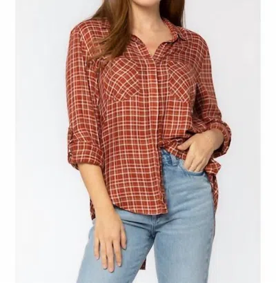 Velvet Heart Riley Top In Maple Plaid In Multi