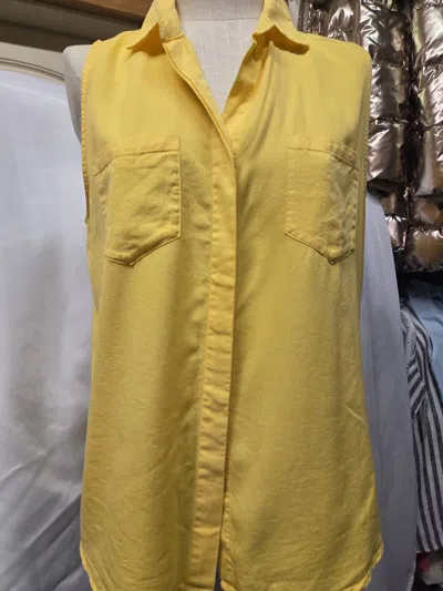 Velvet Heart Women's Sleeveless Button Up Shirt In Sunshine Yellow