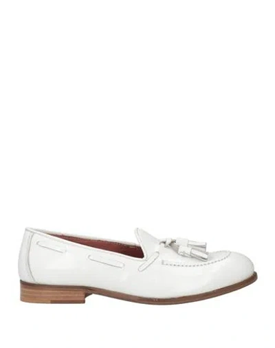 Veni Shoes Woman Loafers White Size 6 Leather