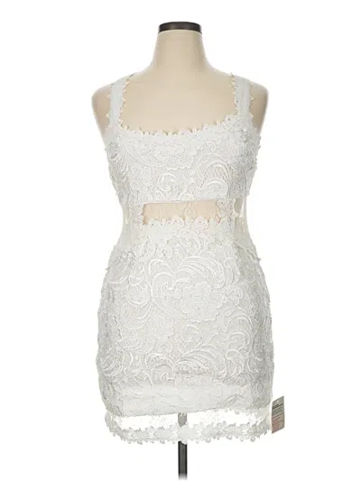 Pre-owned Venus Cocktail Dress In White