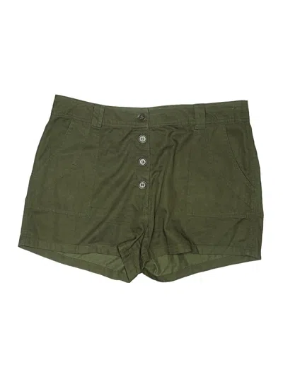 Pre-owned Venus Shorts In Green