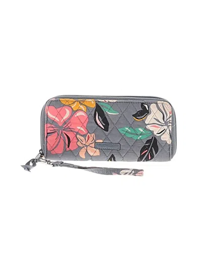 Pre-owned Vera Bradley Wristlet In Gray