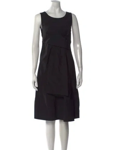 Pre-owned Vera Wang Crew Neck Knee-length Dress In Black