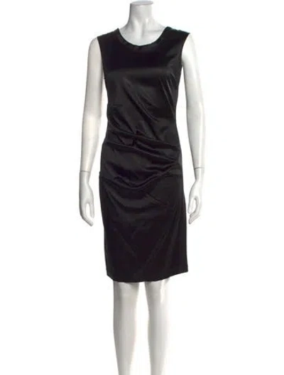 Pre-owned Vera Wang Crew Neck Knee-length Dress In Black