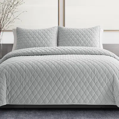 Vera Wang Diamond Velvet Quilt Set, Queen In Grey