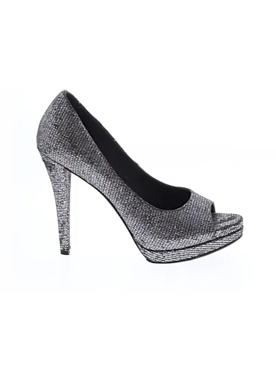 Pre-owned Vera Wang Heels In Silver