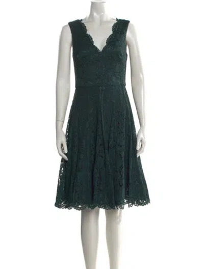 Pre-owned Vera Wang Lace Pattern Knee-length Dress In Green