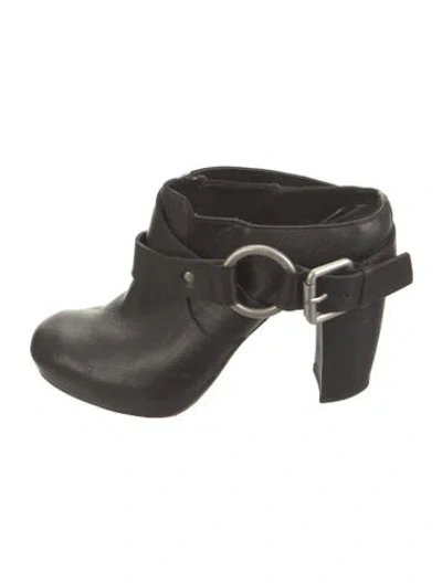 Pre-owned Vera Wang Leather Boots In Black