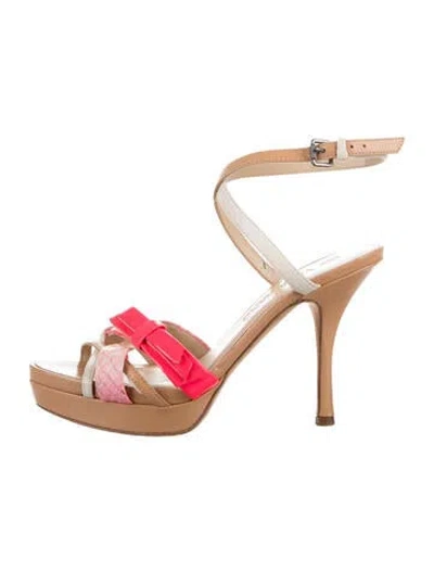 Pre-owned Vera Wang Leather Bow Accents Sandals In Neutral