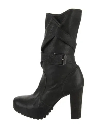 Pre-owned Vera Wang Leather Combat Boots In Black
