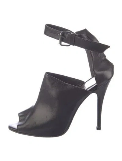 Pre-owned Vera Wang Leather Pumps In Blue