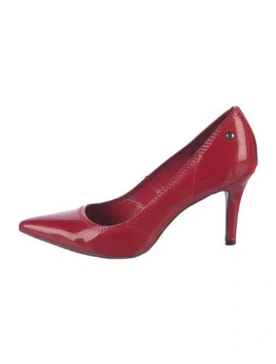 Pre-owned Vera Wang Leather Pumps In Red
