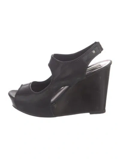 Pre-owned Vera Wang Leather Sandals In Black
