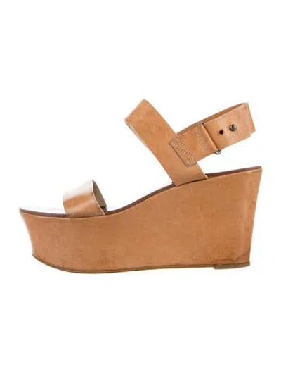 Pre-owned Vera Wang Leather Sandals In Neutral