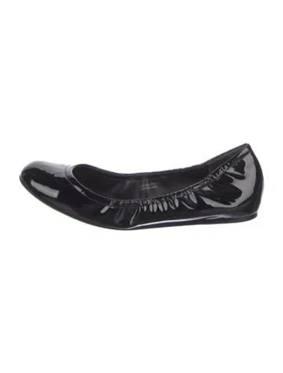 Pre-owned Vera Wang Patent Leather Ballet Flats In Black