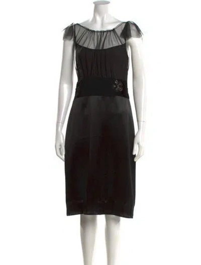 Pre-owned Vera Wang Scoop Neck Knee-length Dress In Black