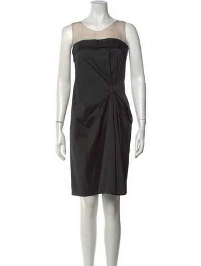 Pre-owned Vera Wang Scoop Neck Knee-length Dress In Black