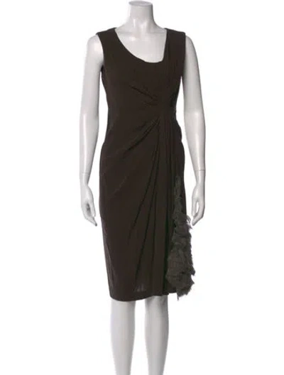 Pre-owned Vera Wang Scoop Neck Knee-length Dress In Brown