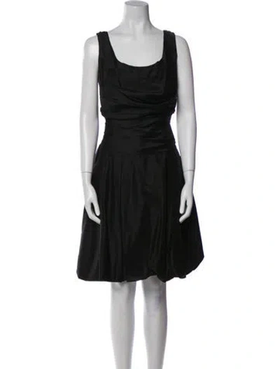 Pre-owned Vera Wang Silk Knee-length Dress In Black