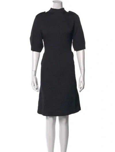 Pre-owned Vera Wang Silk Knee-length Dress In Black