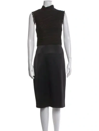 Pre-owned Vera Wang Silk Knee-length Dress In Black
